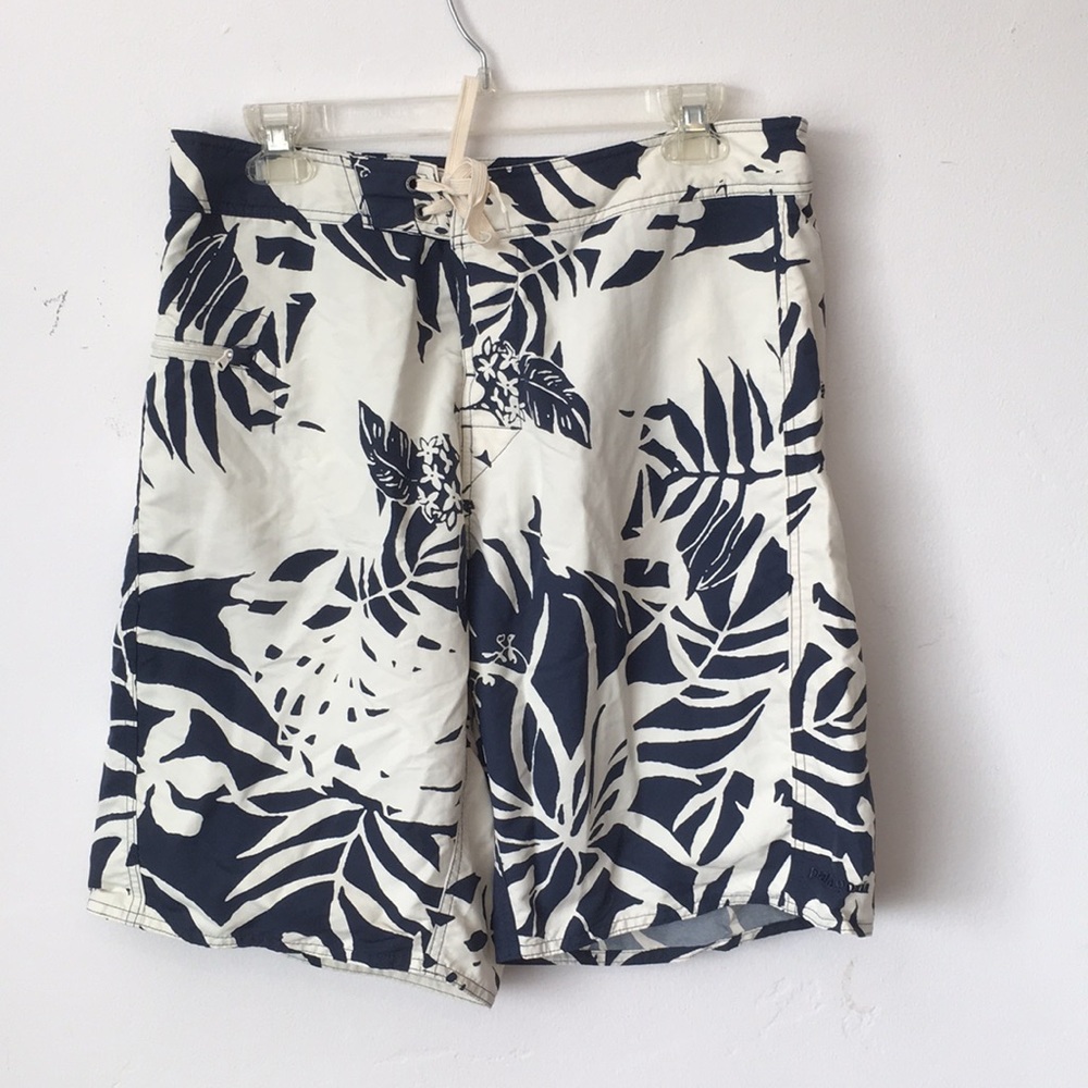 Patagonia Men’s Boardshorts size 33